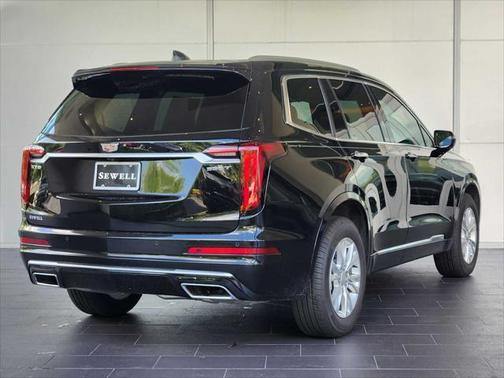 2025 Cadillac XT6 Luxury FWD