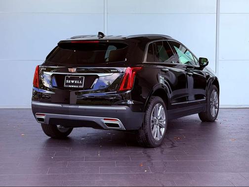 Stellar Black Metallic 2024 Cadillac XT5 Premium Luxury