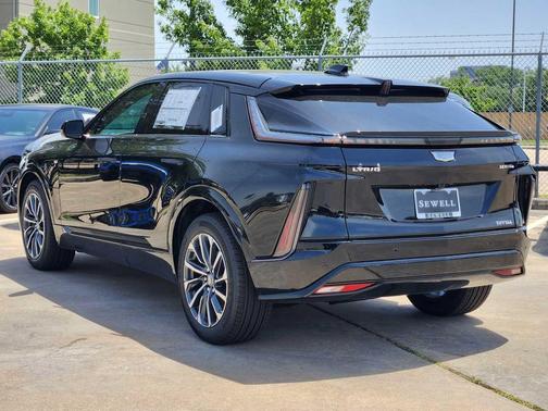 2025 Cadillac LYRIQ Sport