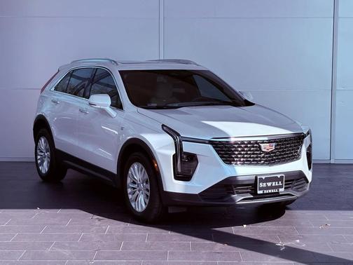 2024 Cadillac XT4 Luxury