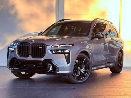 2025 BMW X7 M60i