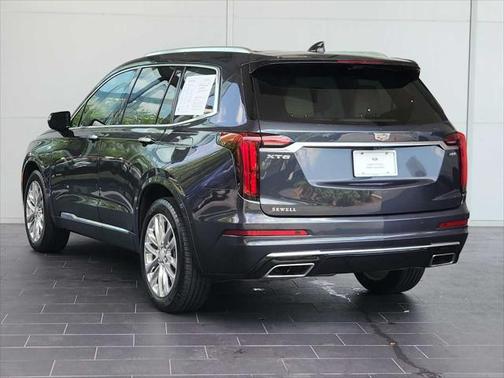 2022 Cadillac XT6 Premium Luxury FWD