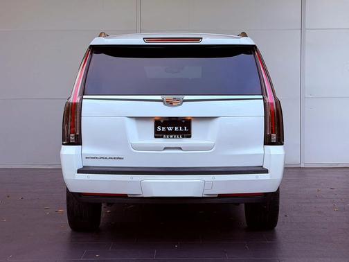 Crystal White Tricoat 2017 Cadillac Escalade ESV Premium Luxury