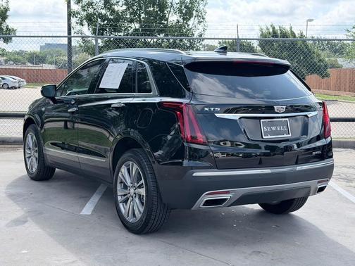 Stellar Black Metallic 2026 Cadillac XT5 Premium Luxury