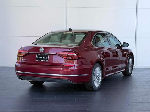 Fortana Red 2017 Volkswagen Passat 1.8T SE