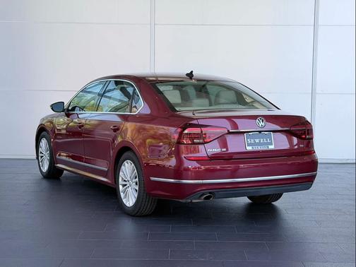 Fortana Red 2017 Volkswagen Passat 1.8T SE