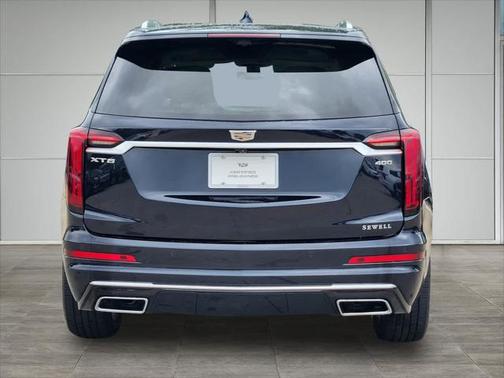 2022 Cadillac XT6 Premium Luxury FWD