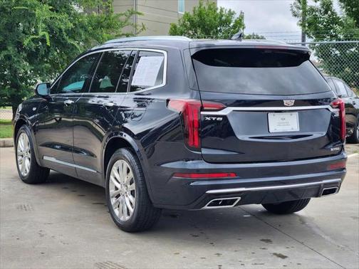 2022 Cadillac XT6 Premium Luxury FWD