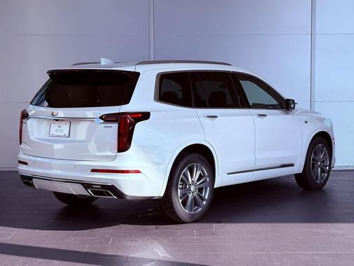 2025 Cadillac XT6 Premium Luxury FWD