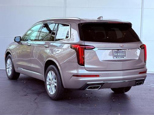 2023 Cadillac XT6 Luxury FWD