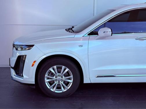 2023 Cadillac XT6 Luxury FWD
