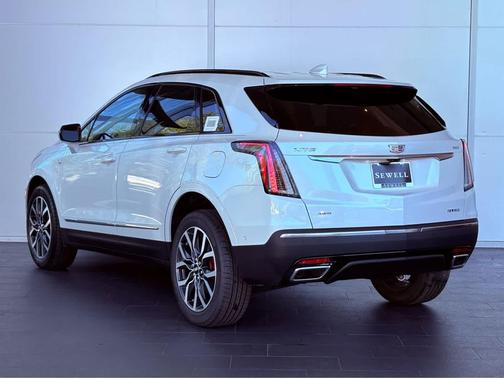 2025 Cadillac XT5 Sport