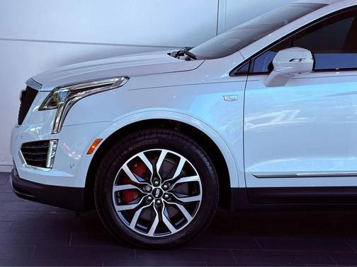 2025 Cadillac XT5 Sport