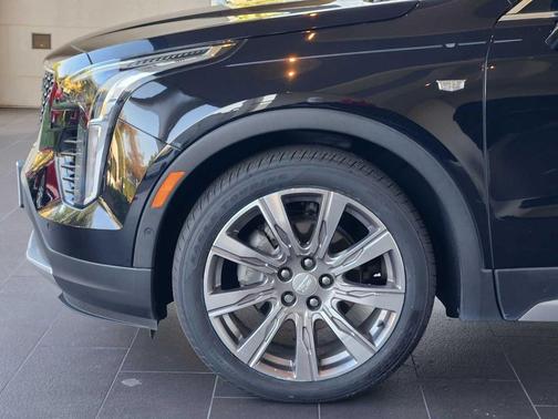 2022 Cadillac XT4 Premium Luxury
