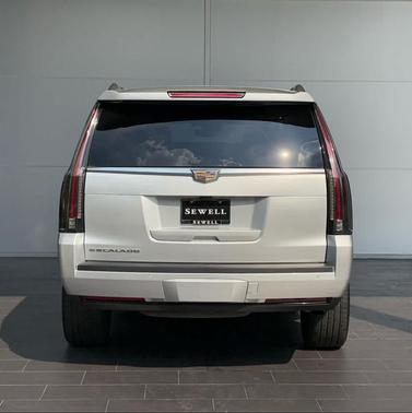 2018 Cadillac Escalade Luxury