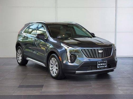 Photo 3 of 31 of 2020 Cadillac XT4 Premium Luxury