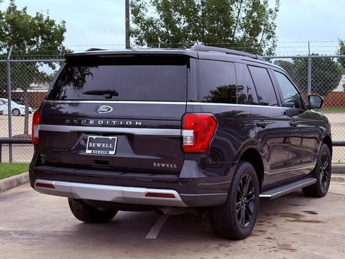 Dark Matter Metallic 2023 Ford Expedition XLT