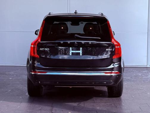 2024 Volvo XC90 B5 Plus Bright Theme