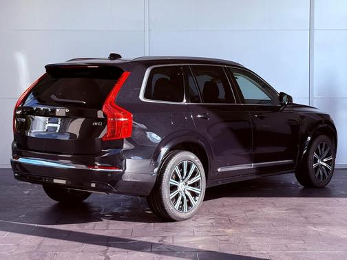 2024 Volvo XC90 B5 Plus Bright Theme
