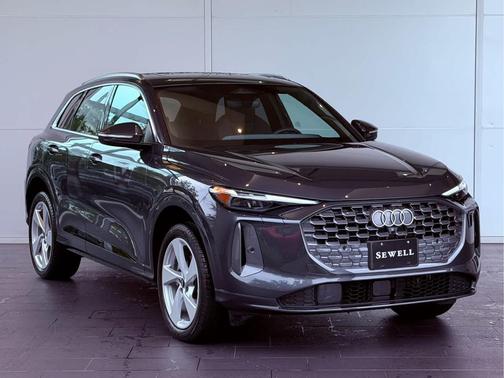 Tambora Gray Metallic 2025 Audi Q5 Premium Plus TFSI quattro S tronic