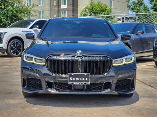 2021 BMW 740 740i