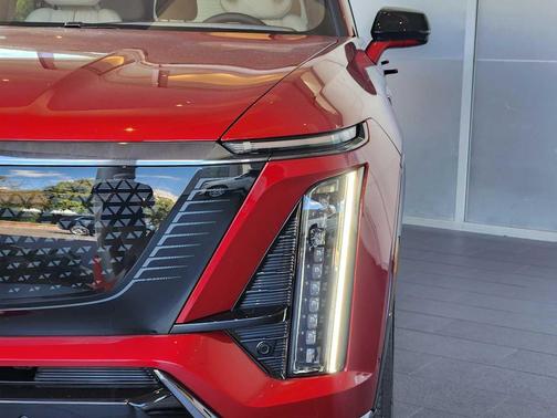 2026 Cadillac VISTIQ Sport