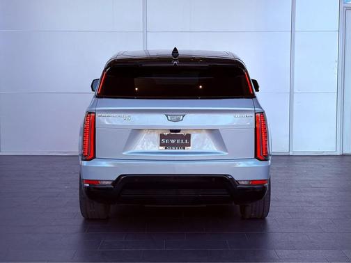 2025 Cadillac Escalade IQ Sport 2