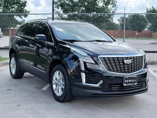 Stellar Black Metallic 2024 Cadillac XT5 Luxury