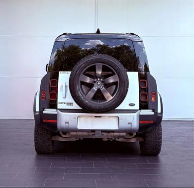 2020 Land Rover Defender 110 SE