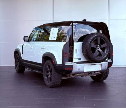 2020 Land Rover Defender 110 SE