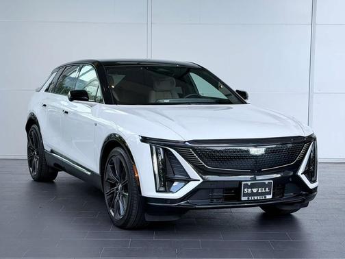 Crystal White Tricoat 2025 Cadillac LYRIQ Sport