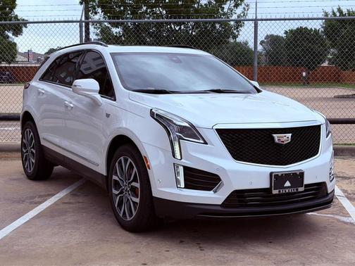 Crystal White Tricoat 2023 Cadillac XT5 Sport