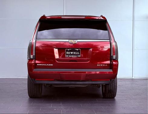 2018 Cadillac Escalade Luxury