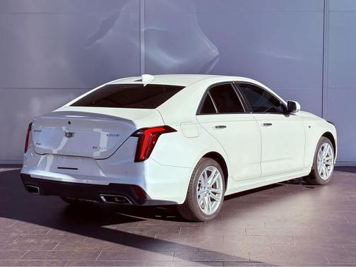 2023 Cadillac CT4 Luxury