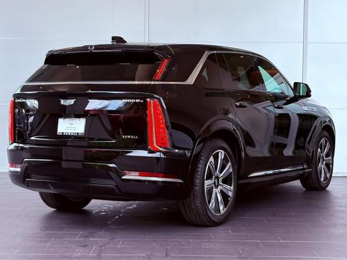 2025 Cadillac Escalade IQ Luxury 2