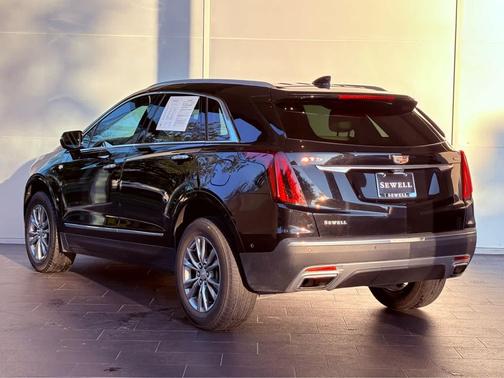 2022 Cadillac XT5 Premium Luxury