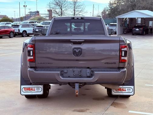 2022 RAM 3500 Limited Crew Cab 4x4 8' Box