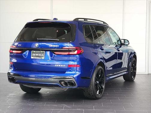 2024 BMW X7 M60i