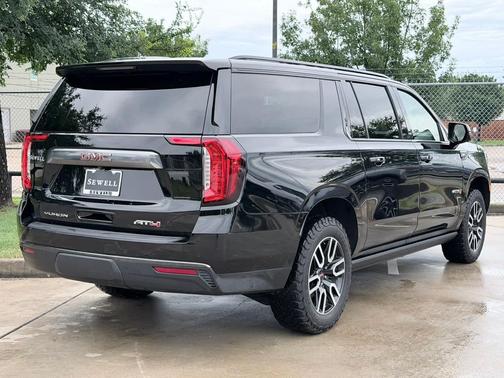 Onyx Black 2021 GMC Yukon XL 4WD AT4