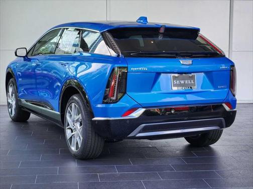 2025 Cadillac OPTIQ Luxury 1 AWD