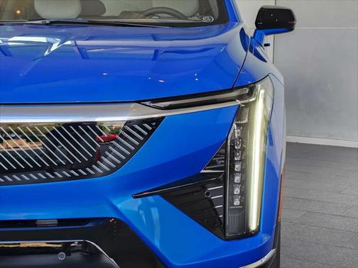 2025 Cadillac OPTIQ Luxury 1 AWD