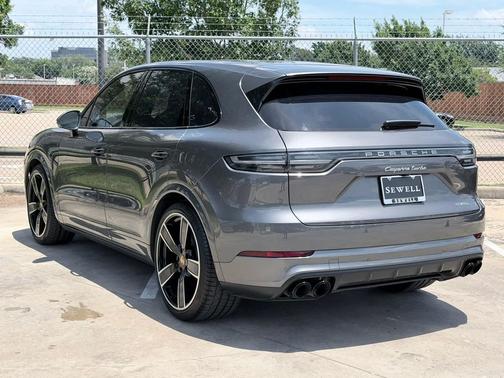 Quartzite Grey Metallic 2022 Porsche Cayenne Turbo