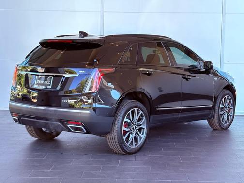 2025 Cadillac XT5 Sport