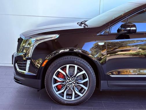 2025 Cadillac XT5 Sport