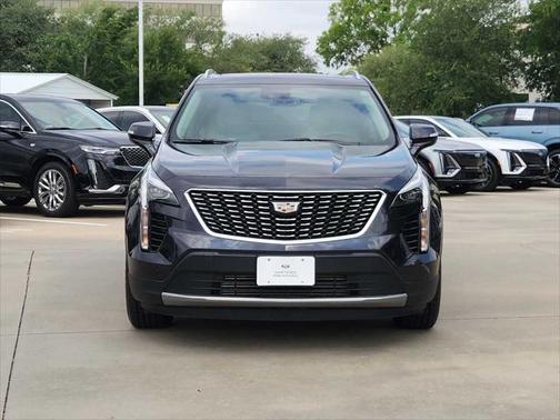 2022 Cadillac XT4 Premium Luxury