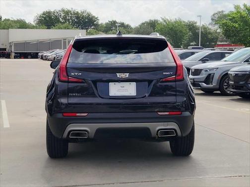 2022 Cadillac XT4 Premium Luxury