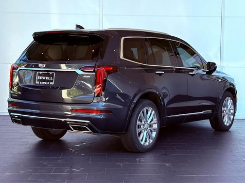 2022 Cadillac XT6 Premium Luxury FWD