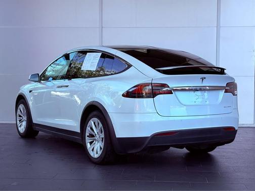 2020 Tesla Model X Long Range Plus Dual Motor All-Wheel Drive