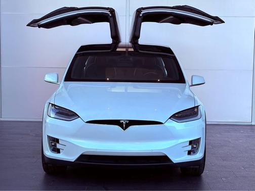 2020 Tesla Model X Long Range Plus Dual Motor All-Wheel Drive