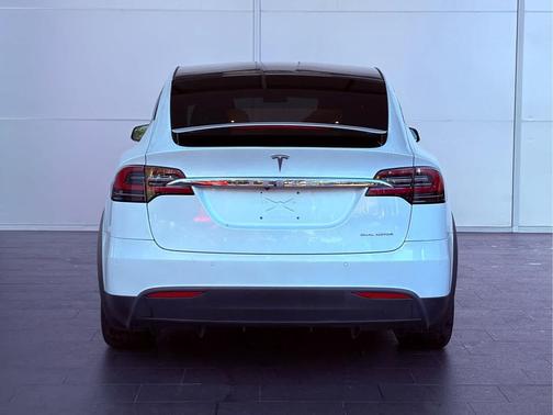 2020 Tesla Model X Long Range Plus Dual Motor All-Wheel Drive
